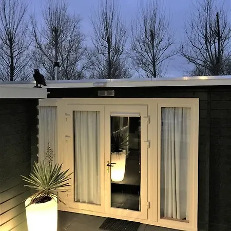 Gardenhouse Mariposa Hotel *